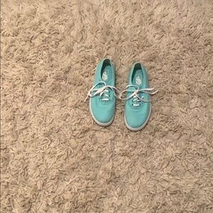Kids Teal sneakers with laces